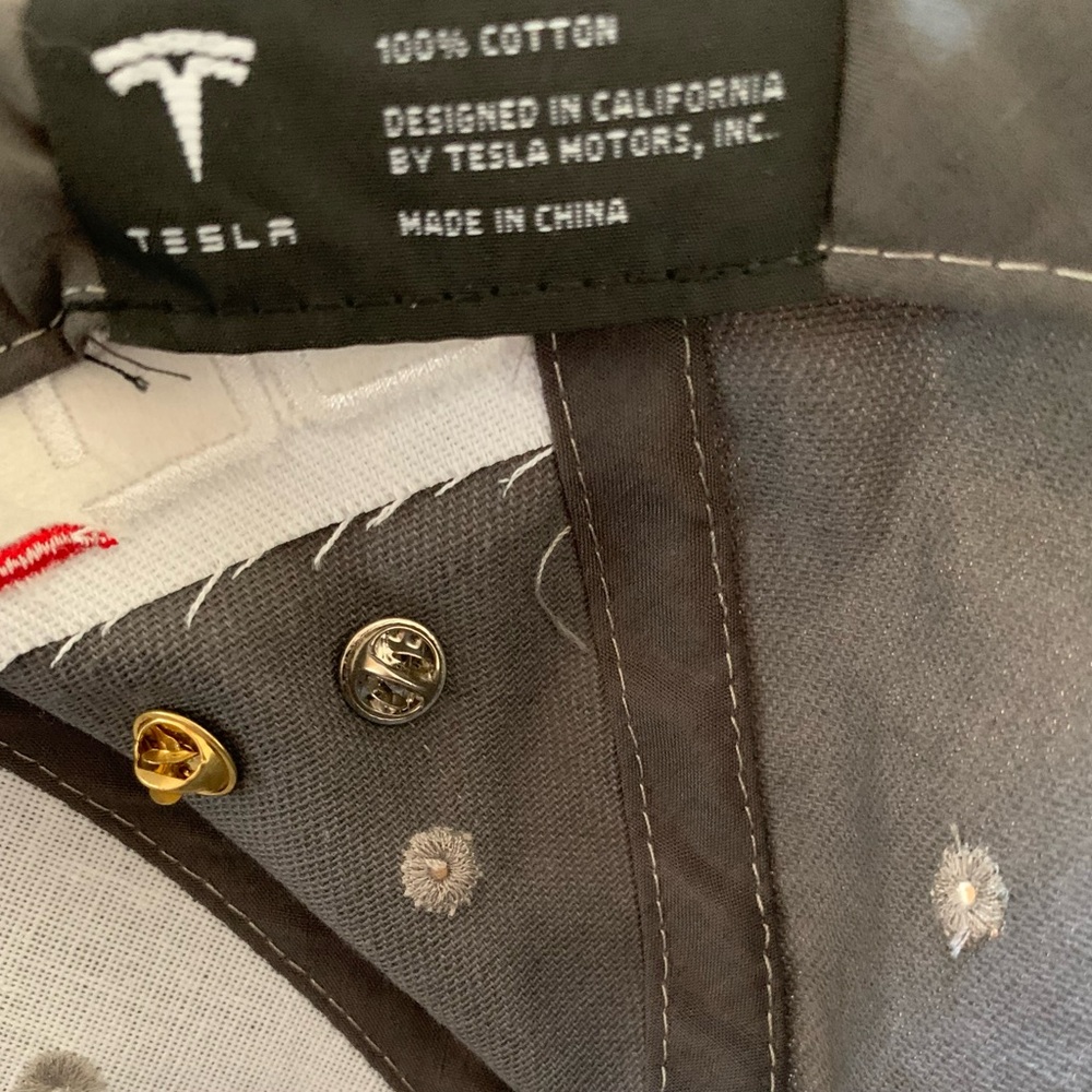 Tesla Drivers Group Hat with RARE Pins - Picture 7 of 7